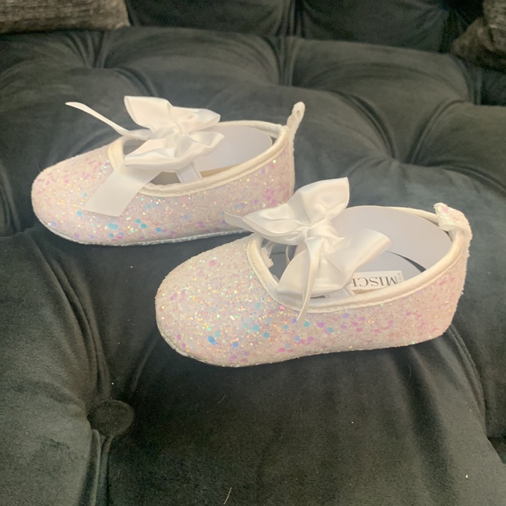 Badgley Mischka - White Glitter Ballet Infant Girls Shoes - Size 3 - New in Box - Picture 8 of 16
